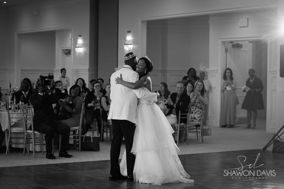 Indian Pond Country Club bride and groom dancing wedding photo