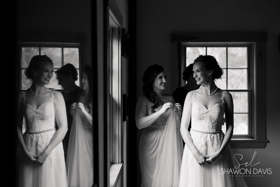 bride getting ready at hale reservation wedding photo