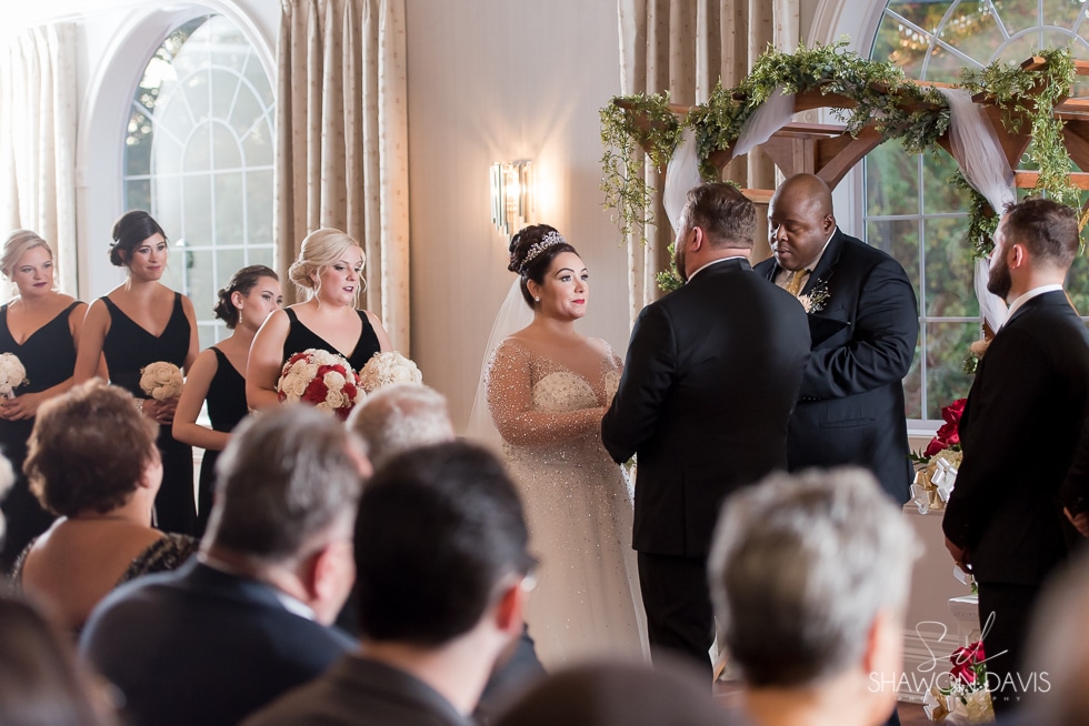 Colonial Hotel Wedding Photos by Boston Wedding photographer Shawon Davis. See more here: https://bit.ly/2VZOsQ9