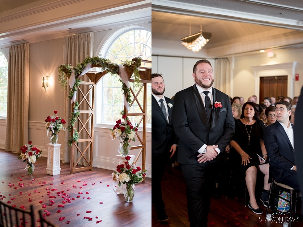 Colonial Hotel Wedding Photos by Boston Wedding photographer Shawon Davis. See more here: https://bit.ly/2VZOsQ9