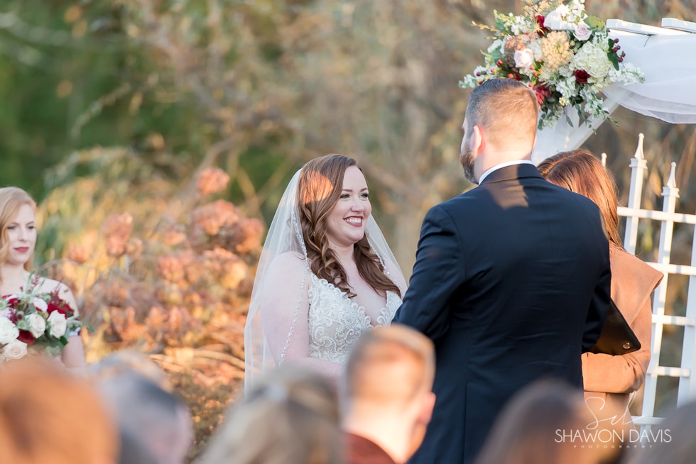 ceremony at fall wedding at Harrington Farm by Boston Photographer Shawon Davis