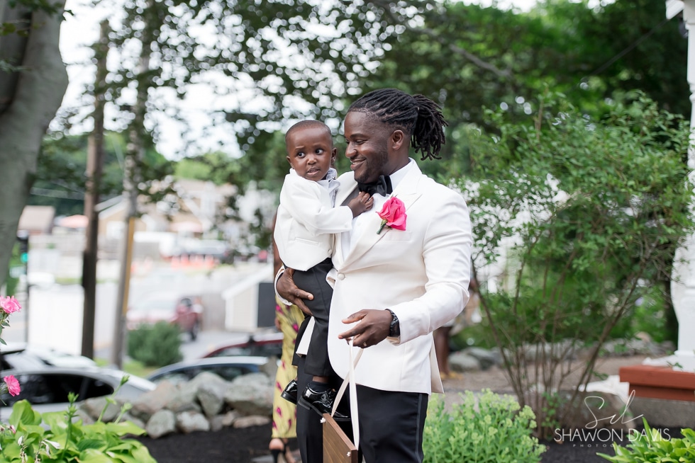 Intimate Vow Renewal Celebration photos by Shawon Davis Photography! See more here: https://bit.ly/2D36tYB