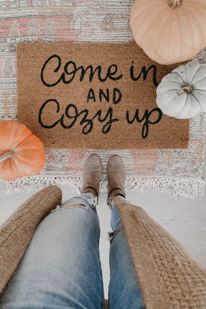 doormat that says come in and cozy up