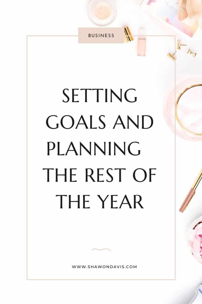a graphic with text about setting goals